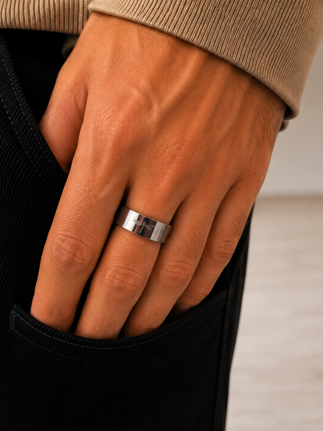 Bague Libellule Argentée Gravée – Taille 19 (FR 60)