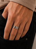 Bague Fleur Ajourée Argentée – Acier Inoxydable – Taille 17 (FR 54)
