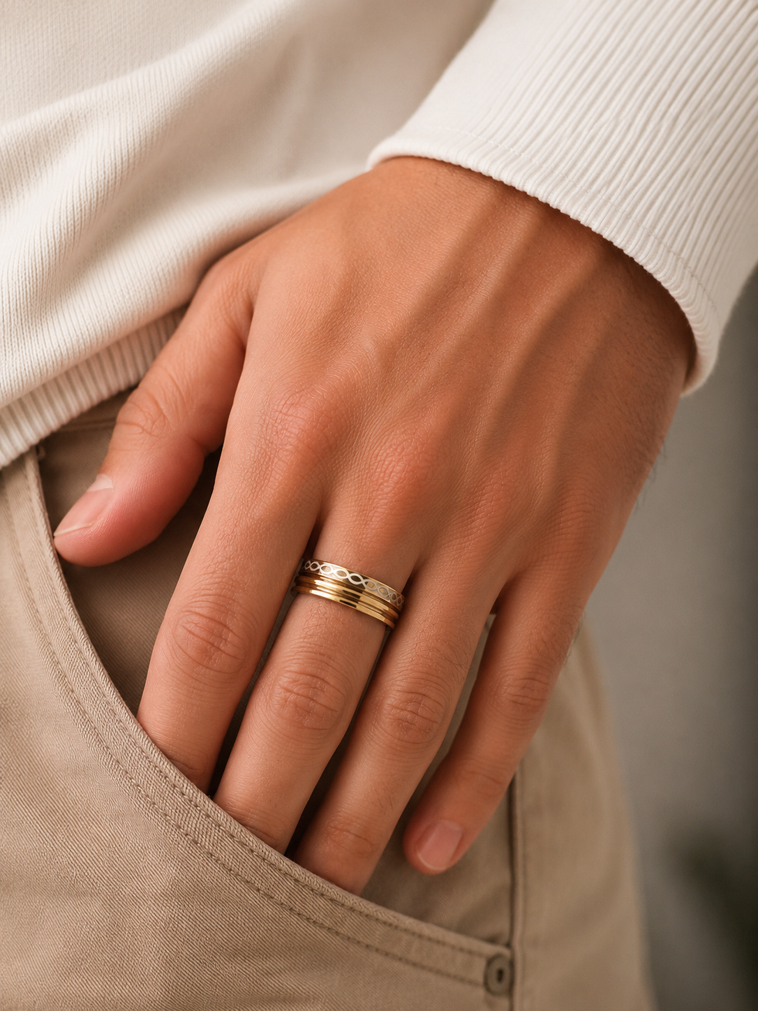 Bague Dorée Motif Ornemental Élégant – Taille 57 (18 mm)