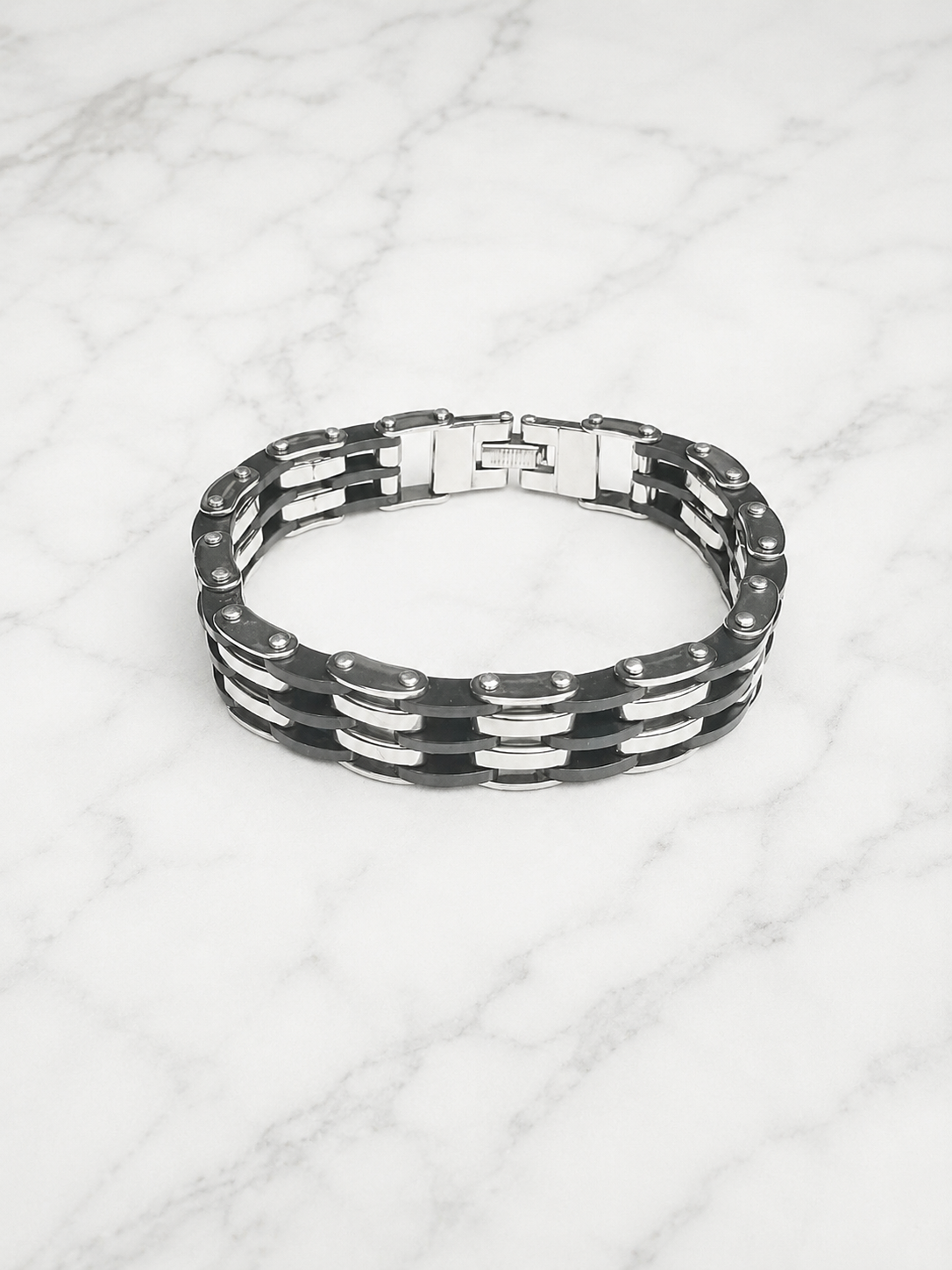 Bracelet acier et caoutchouc style gourmette – Présenté en écrin
